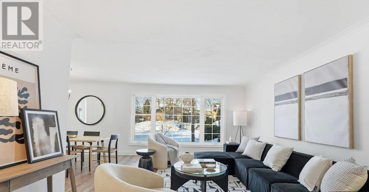 9 Del Ria Drive, Toronto, ON, M6L 1L9 - 11