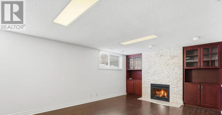 9 Del Ria Drive, Toronto, ON, M6L 1L9 - 24