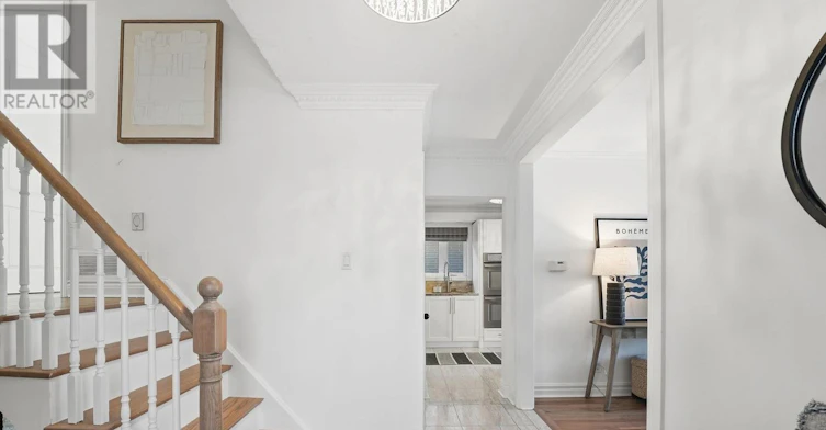 9 Del Ria Drive, Toronto, ON, M6L 1L9 - 9