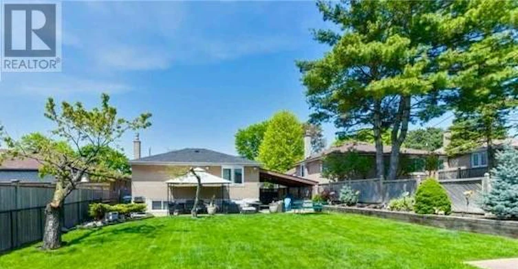 9 Del Ria Drive, Toronto, ON, M6L 1L9 - 3