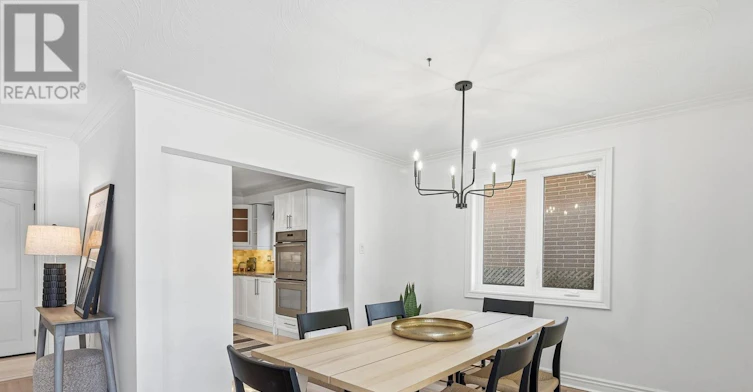 9 Del Ria Drive, Toronto, ON, M6L 1L9 - 12