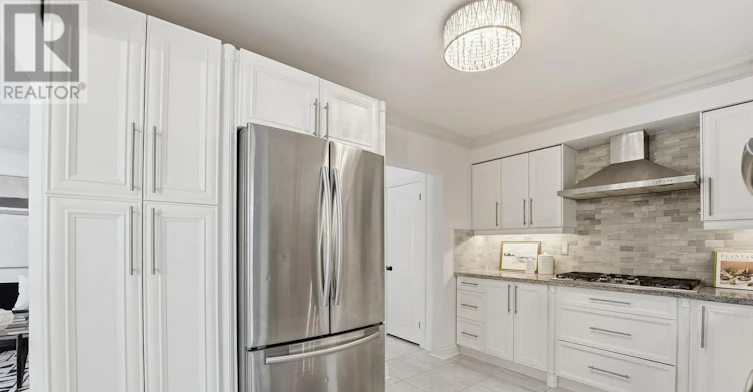 9 Del Ria Drive, Toronto, ON, M6L 1L9 - 16