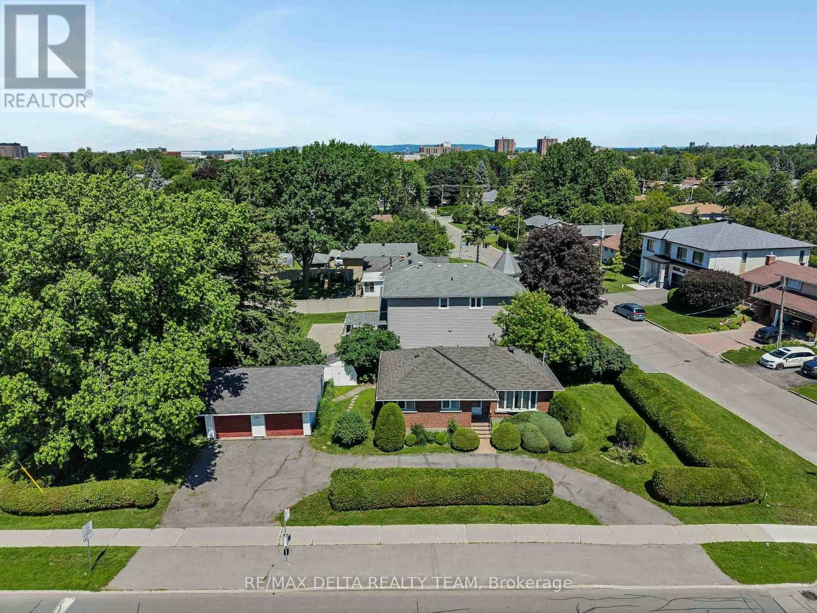 115 Meadowlands Drive W, Ottawa, ON, K2G 2S2