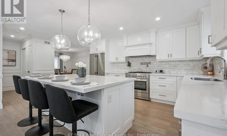 18 Keys Crescent