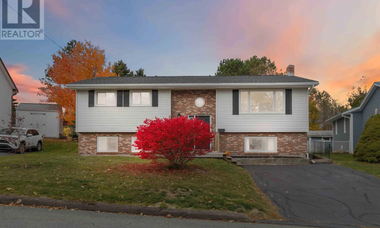 9 Ascot Way