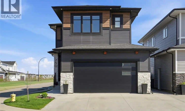 250 Skopik Crescent