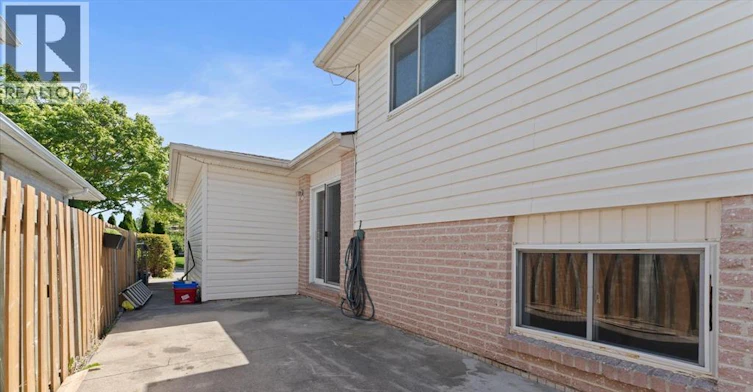9347 Tamarack Street, Windsor, ON, N8R 1Y7 - 35