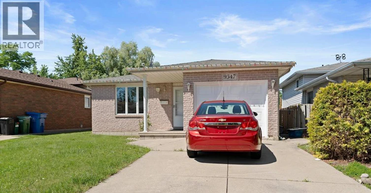 9347 Tamarack Street, Windsor, ON, N8R 1Y7 - 3