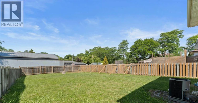 9347 Tamarack Street, Windsor, ON, N8R 1Y7 - 37