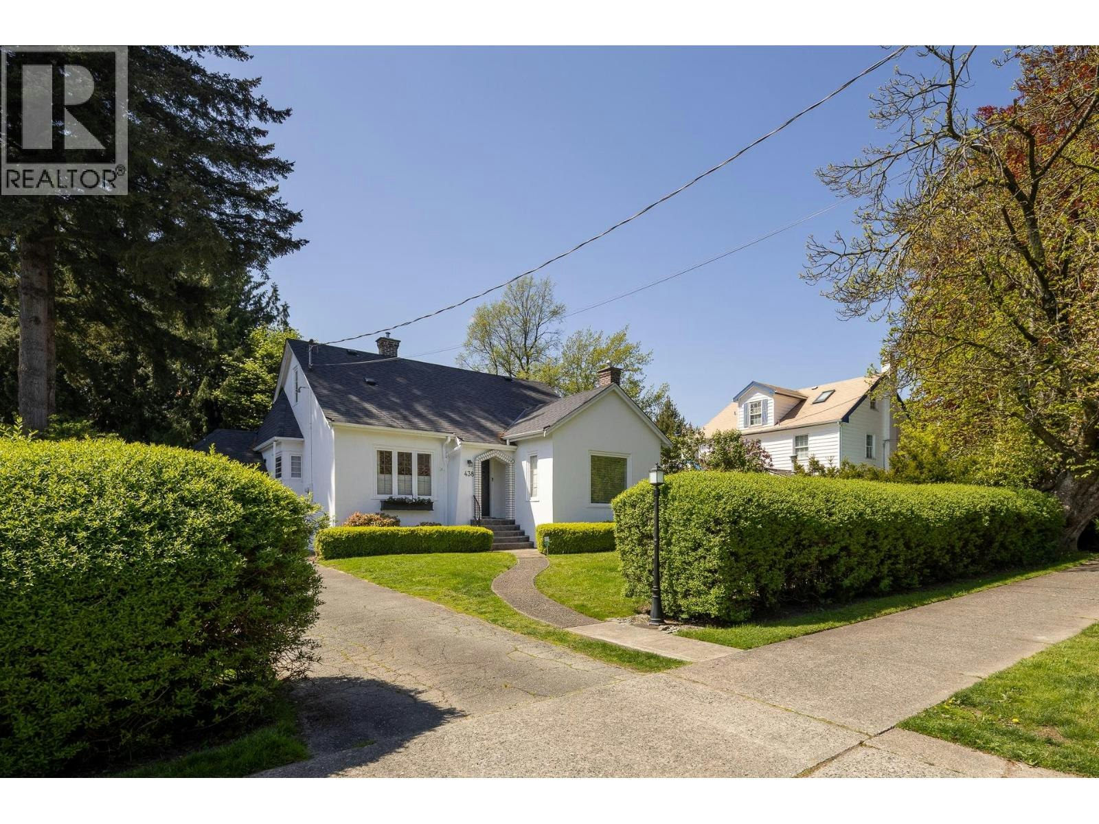 438 Fourth Street, New Westminster, BC, V3L 2V4