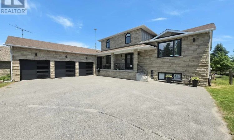 39 King Lane