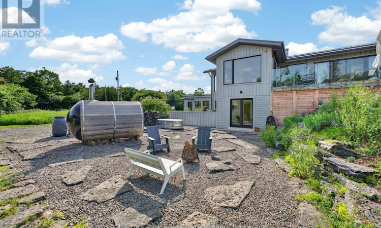 745 Crowes Road