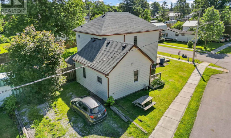 15 Dundas Street
