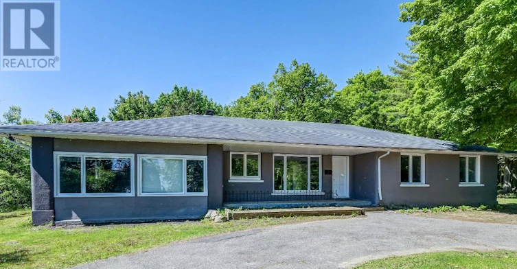 10 Cedar Road, Ottawa, ON, K1J 6L4