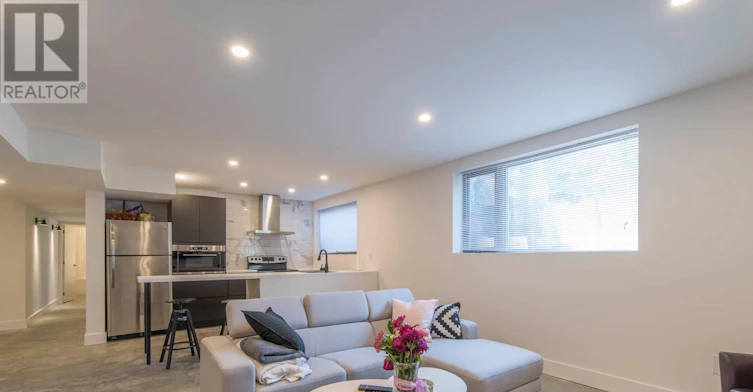LOWER-49 Chippewa Avenue, Ottawa, ON, K2G 1X8