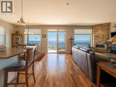 5423 Hemlock Street - 4
