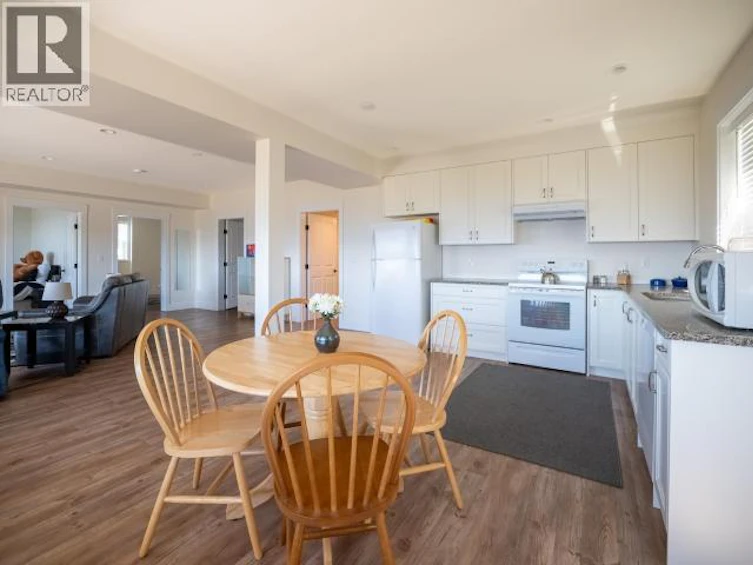 5423 Hemlock Street, Powell River, BC, V8A 0T7 - 21