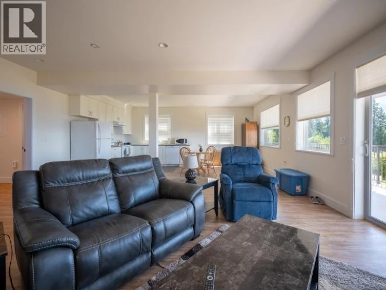 5423 Hemlock Street, Powell River, BC, V8A 0T7 - 26