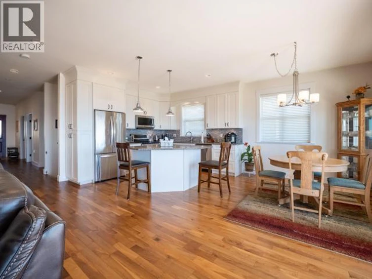 5423 Hemlock Street, Powell River, BC, V8A 0T7 - 10