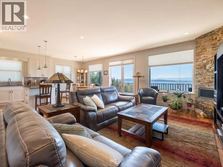 5423 Hemlock Street, Powell River, BC, V8A 0T7 - 11