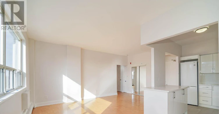 805-490 Eglinton Avenue E, Toronto, ON, M4P 1M4 - 6