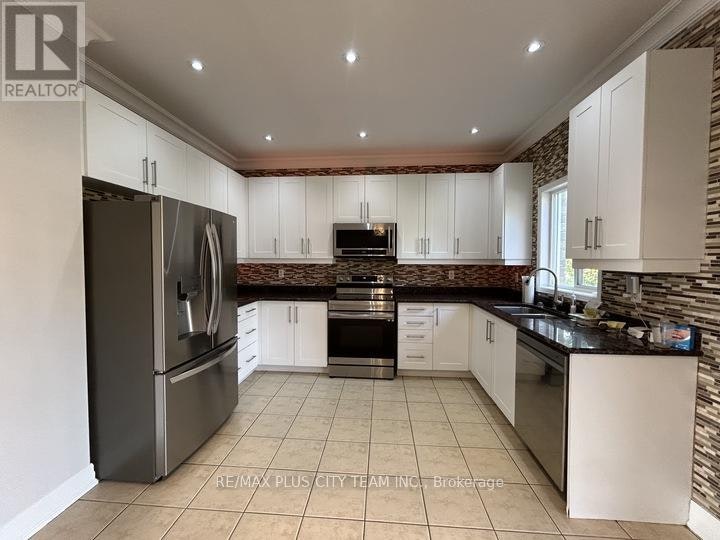 59 Trish Drive, Richmond Hill, ON, L4E 5C4 - 9