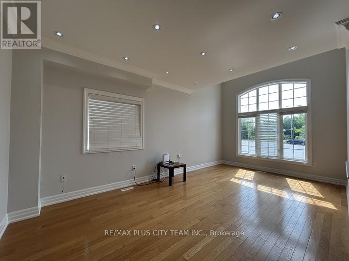 59 Trish Drive, Richmond Hill, ON, L4E 5C4 - 5