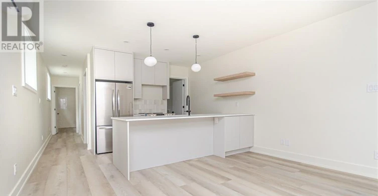 2-13B Fifth Avenue, Ottawa, ON, K1S 2M2 - 4