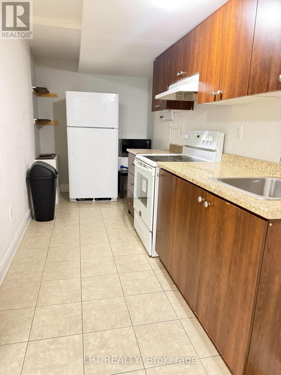BASEMENT-3304 Sunlight Street, Mississauga, ON, L5M 0G8 - 4