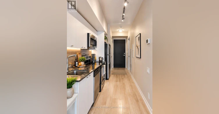 2712-105 The Queensway, Toronto, ON, M6S 5B5 - 5