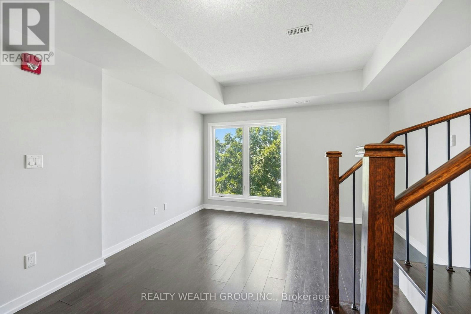 44-2059 Weston Road, Toronto, ON, M9N 1X7 - 2