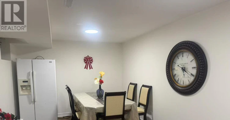 2482 Robin Drive, Mississauga, ON, L5K 2G3 - 3