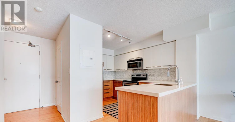 810-11 St Joseph Street, Toronto, ON, M4Y 3G4 - 9