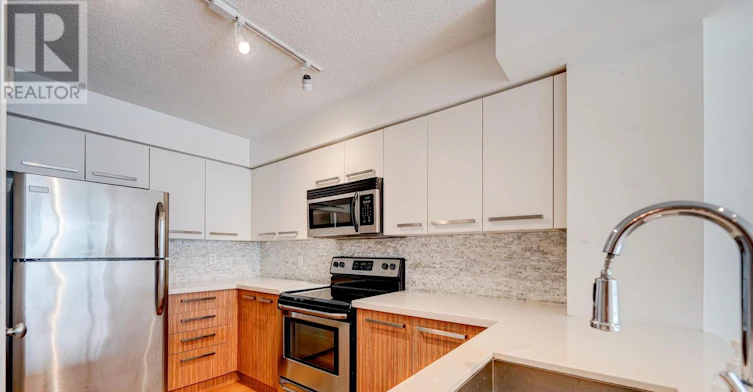 810-11 St Joseph Street, Toronto, ON, M4Y 3G4 - 10