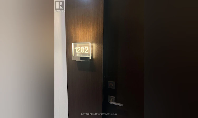 1202-2221 Yonge Street