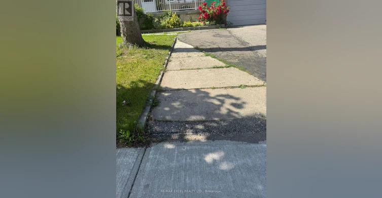 54 Green Bush Road, Toronto, ON, M2M 1P3 - 7