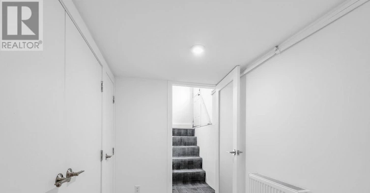 29 Raglan Avenue, Toronto, ON, M6C 2K7 - 25