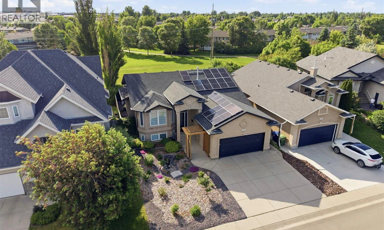 710 Wright Crescent