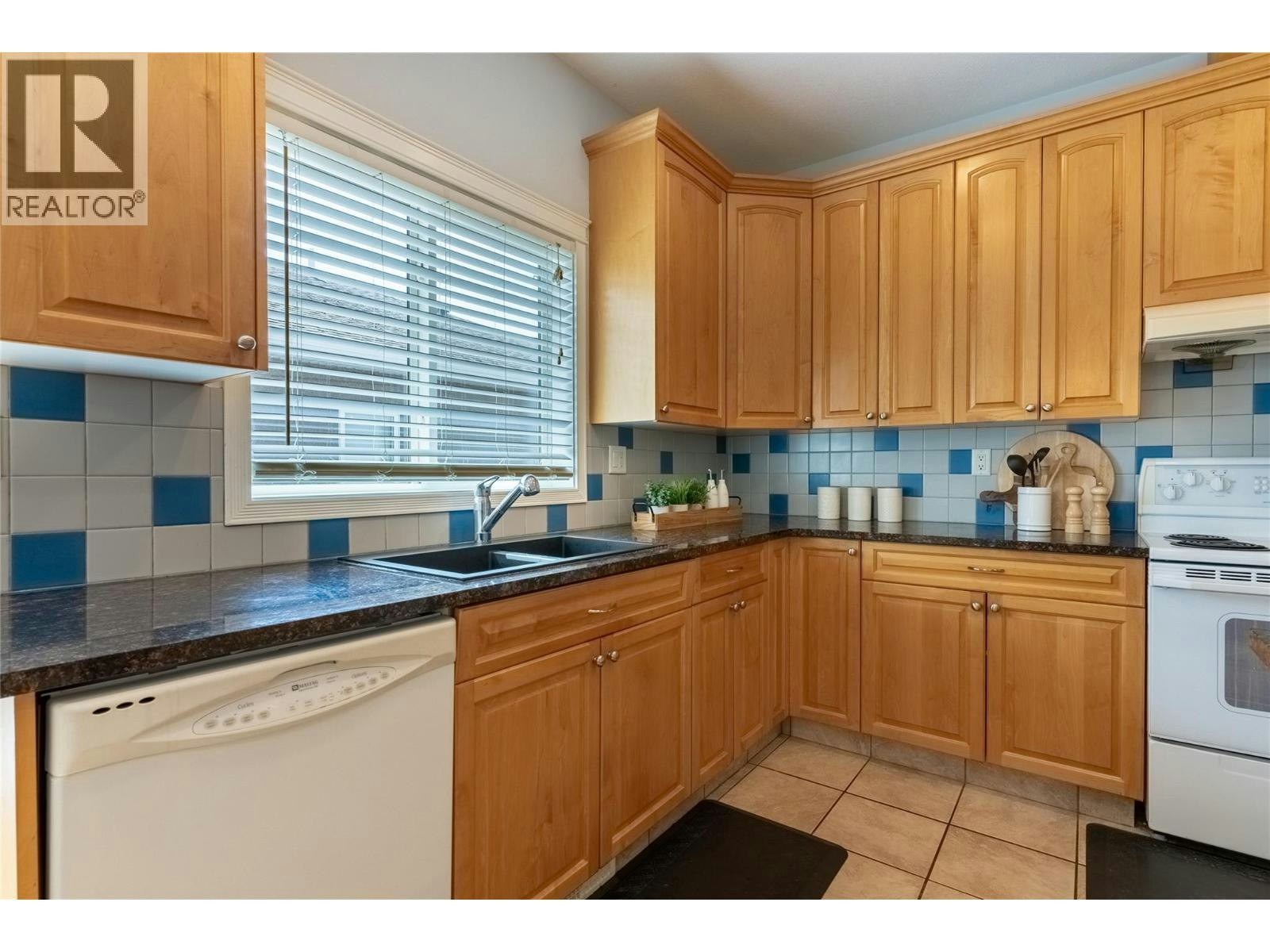 3727 Overlander Drive, Kamloops, BC, V2B 8M4 - 8