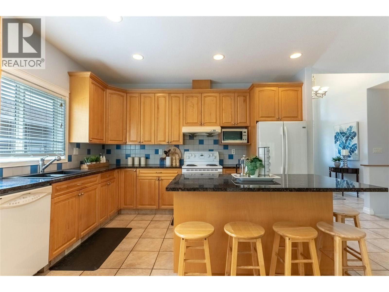 3727 Overlander Drive, Kamloops, BC, V2B 8M4 - 10