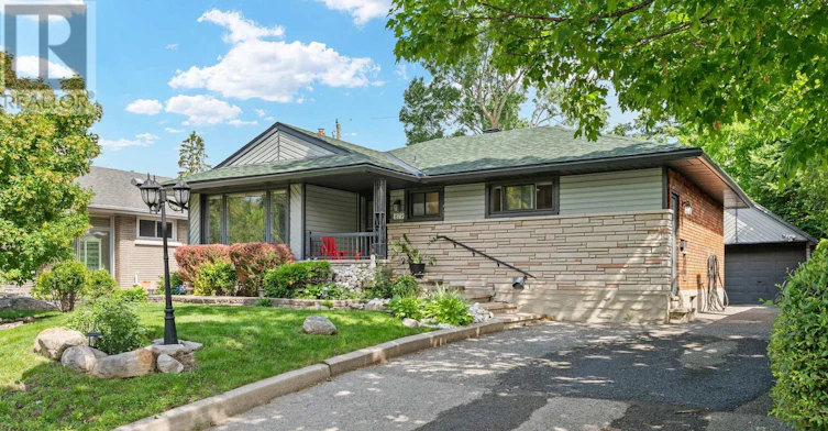 879 Pleasant Park Road, Ottawa, ON, K1G 1Z1 - 2
