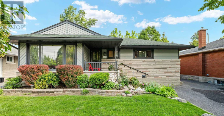 879 Pleasant Park Road, Ottawa, ON, K1G 1Z1