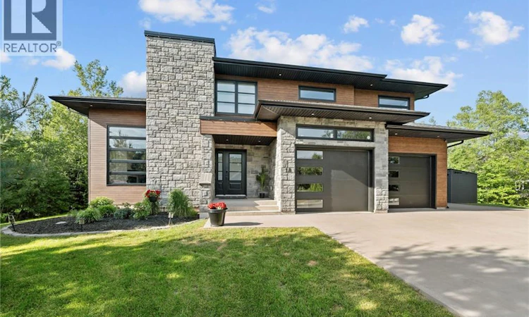 18 London Lane