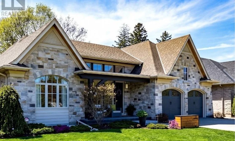 3-11 Greenleaf Lane