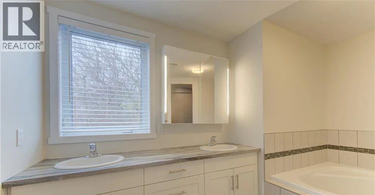 2-487 East Avenue, Kitchener, ON, N2H 0A8 - 28