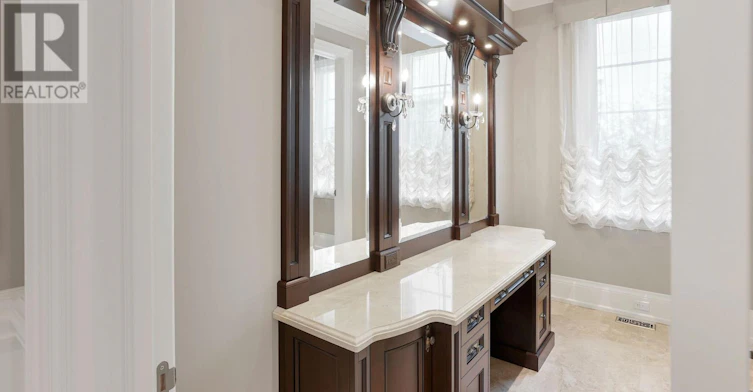29 Riverside Boulevard W, Vaughan, ON, L4J 1H4 - 11