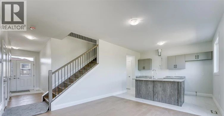 104 Eagle Street, Leamington, ON, N8H 0G5 - 2
