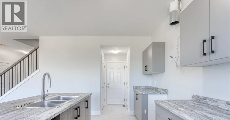 104 Eagle Street, Leamington, ON, N8H 0G5 - 5