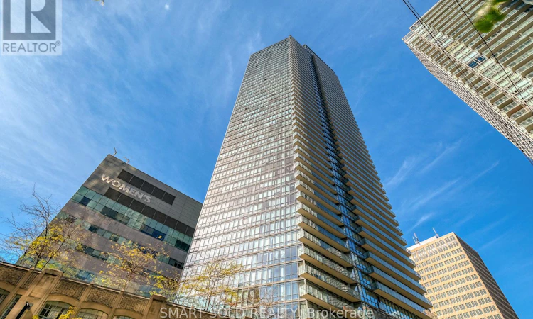 4010-832 Bay Street