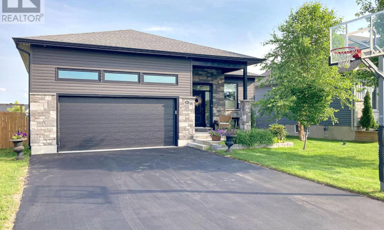 65 Noble Crescent